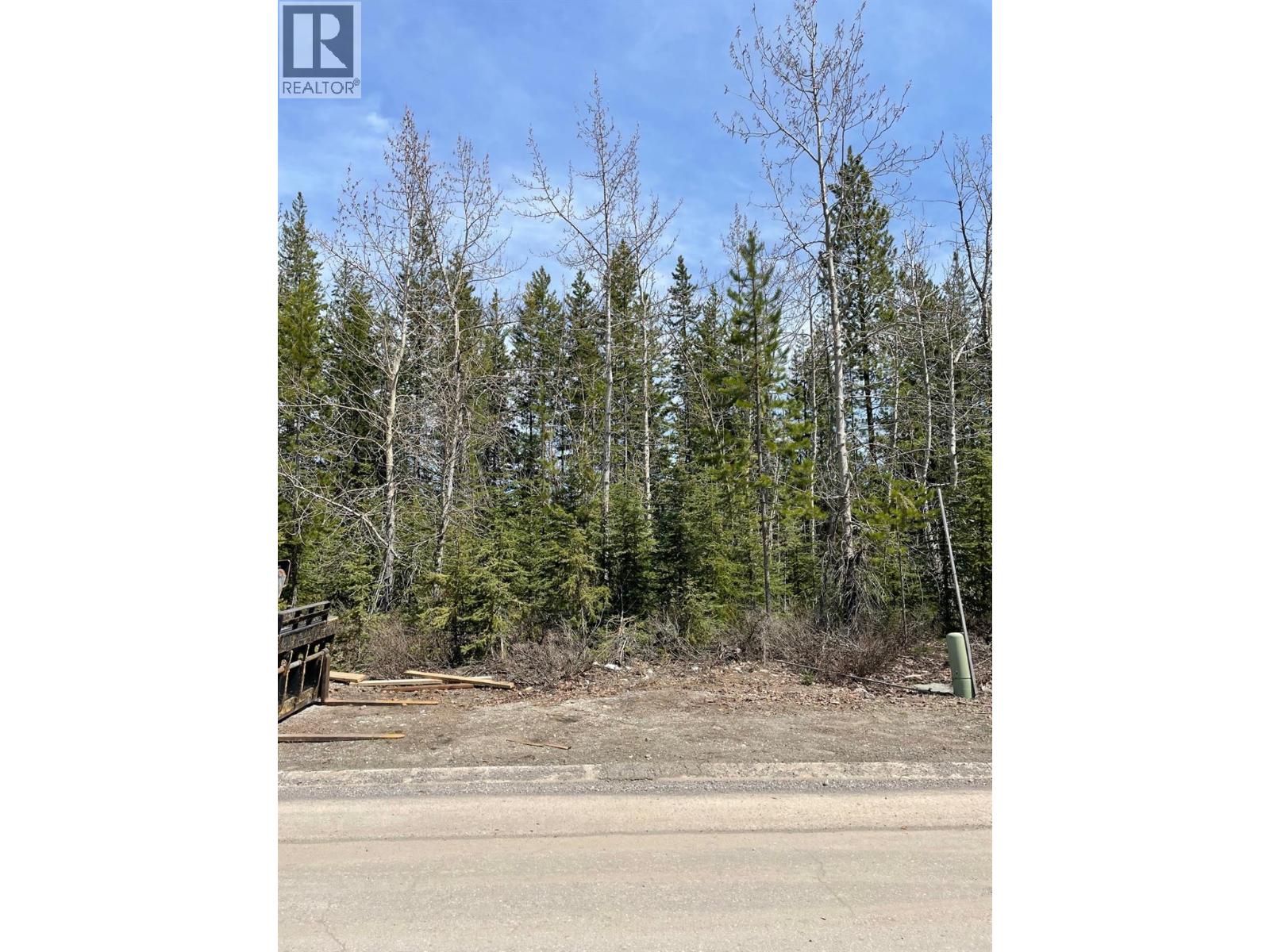 3 Dallas Place, Elkford, British Columbia  V0B 1H0 - Photo 2 - 10386219