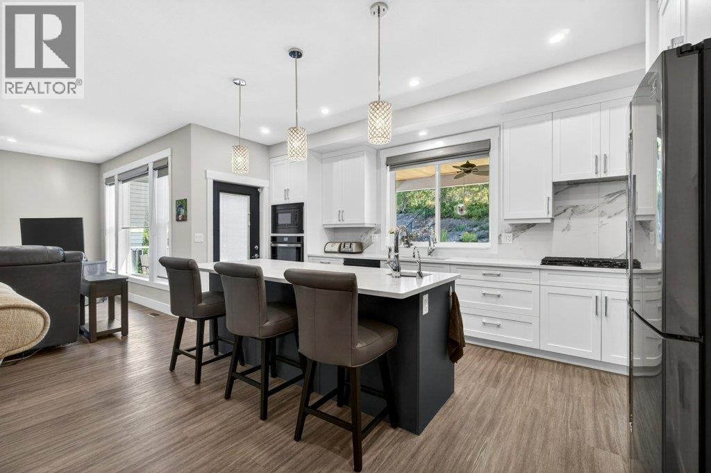 1530 2 Street SE, Salmon Arm, British Columbia  V1E 0G3 - Photo 14 - 10386378