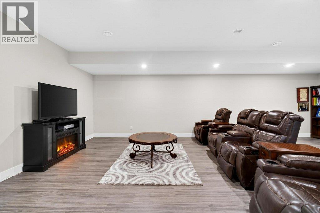 1530 2 Street SE, Salmon Arm, British Columbia  V1E 0G3 - Photo 36 - 10386378