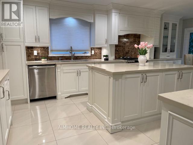 268 Hounslow Avenue, Toronto, Ontario  M2N 2B8 - Photo 5 - C13092366