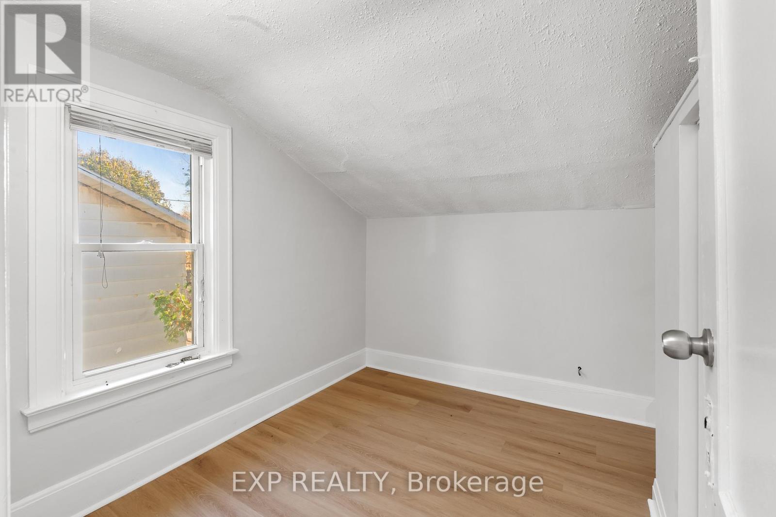467 Grove Avenue, Windsor, Ontario  N9A 6G3 - Photo 3 - X12755146