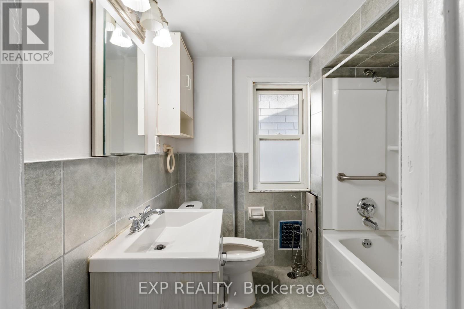 467 Grove Avenue, Windsor, Ontario  N9A 6G3 - Photo 9 - X12755146
