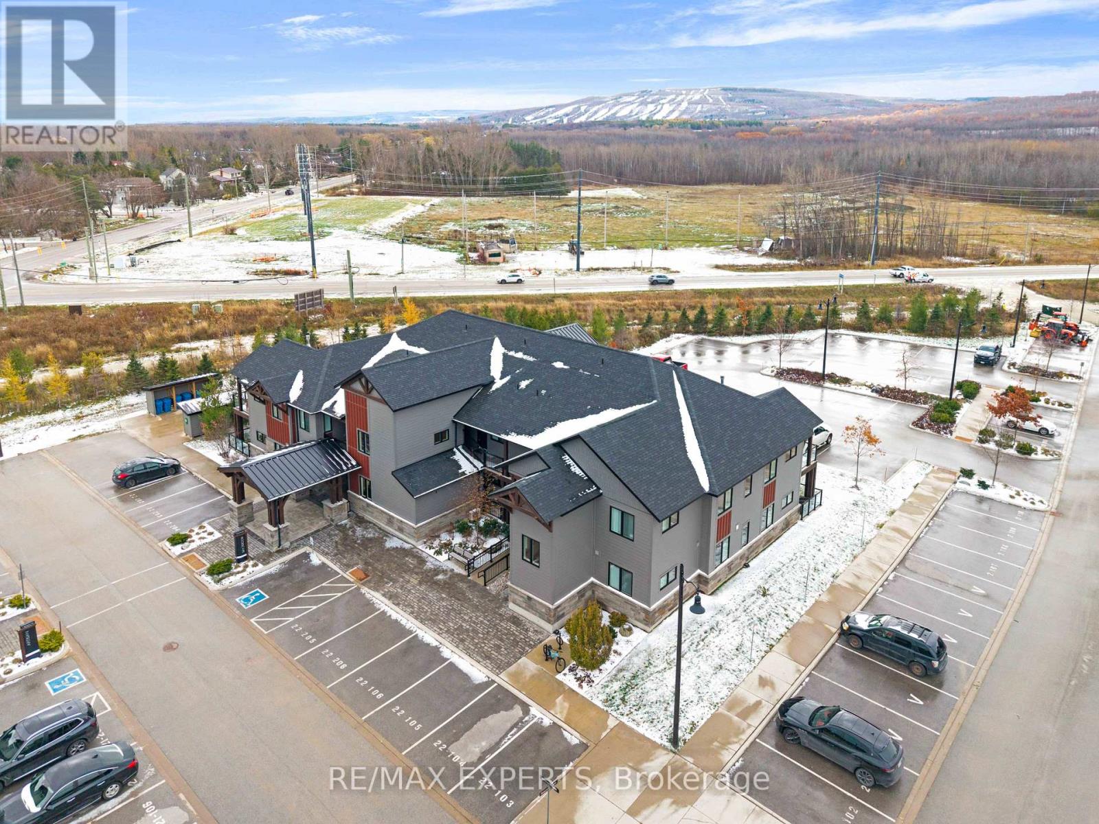 101 - 22 BECKWITH LANE, Blue Mountains, Ontario