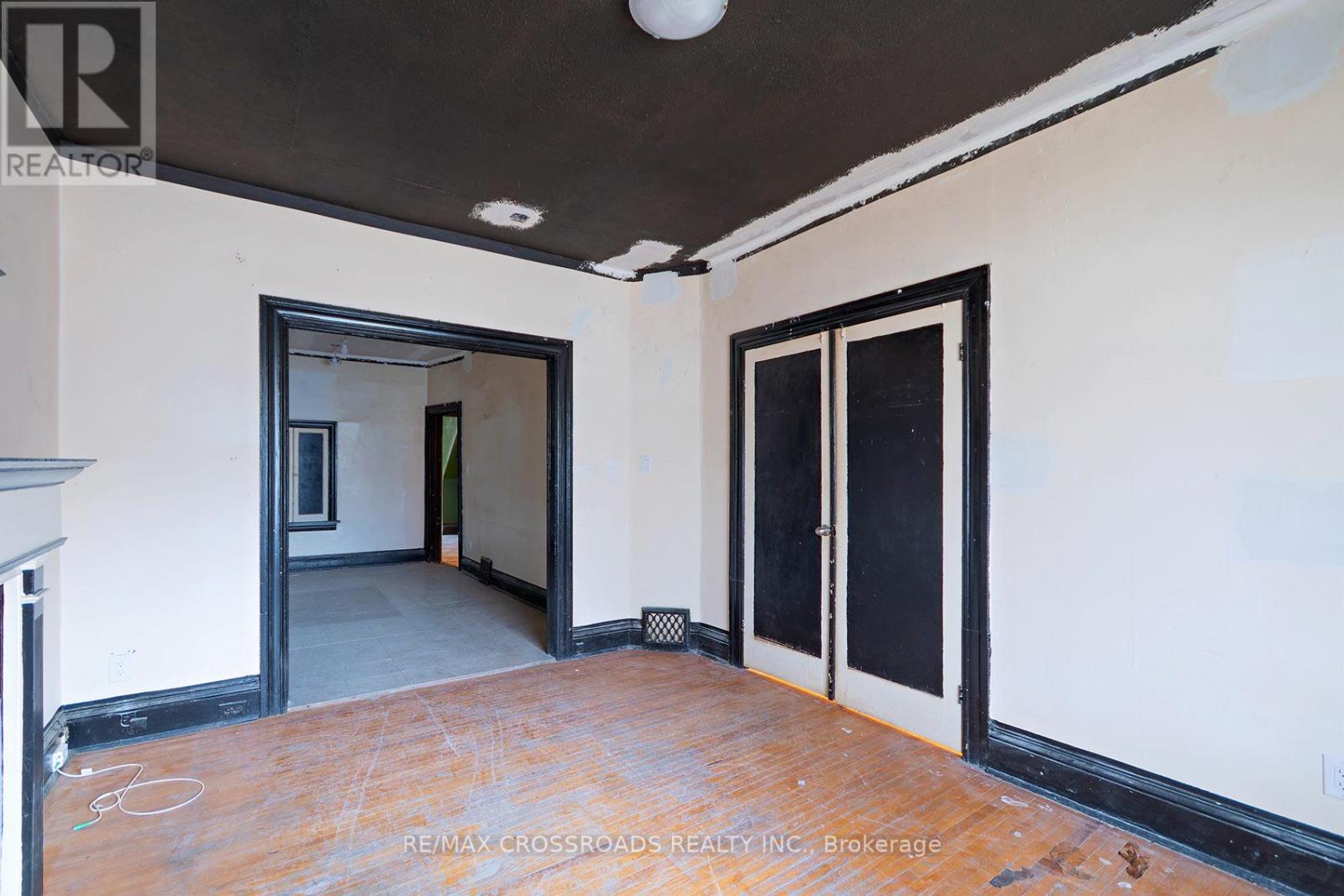587 Palmerston Avenue, Toronto, Ontario  M6G 2R2 - Photo 13 - C13092828