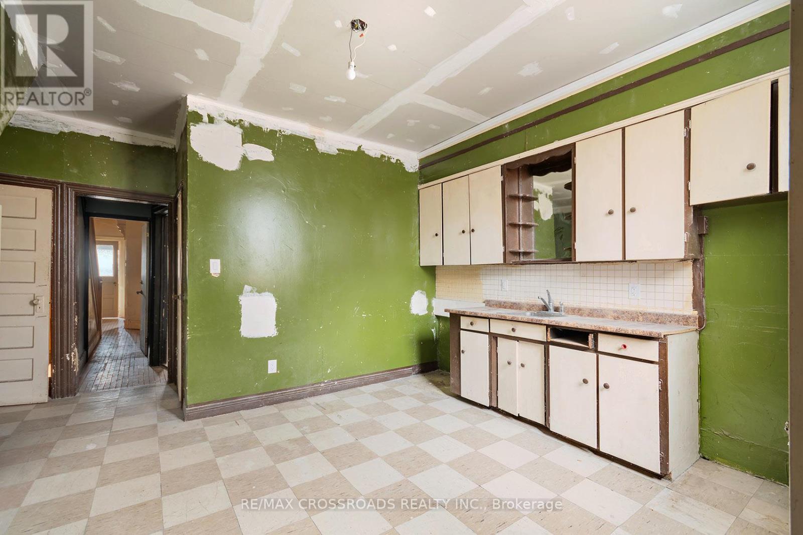 587 Palmerston Avenue, Toronto, Ontario  M6G 2R2 - Photo 16 - C13092828