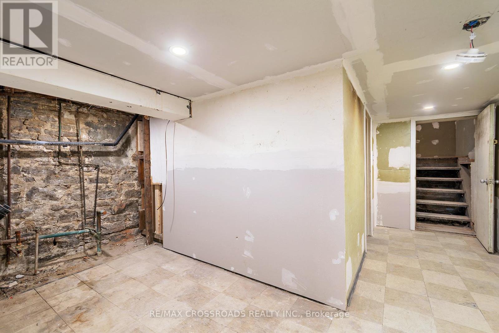 587 Palmerston Avenue, Toronto, Ontario  M6G 2R2 - Photo 35 - C13092828