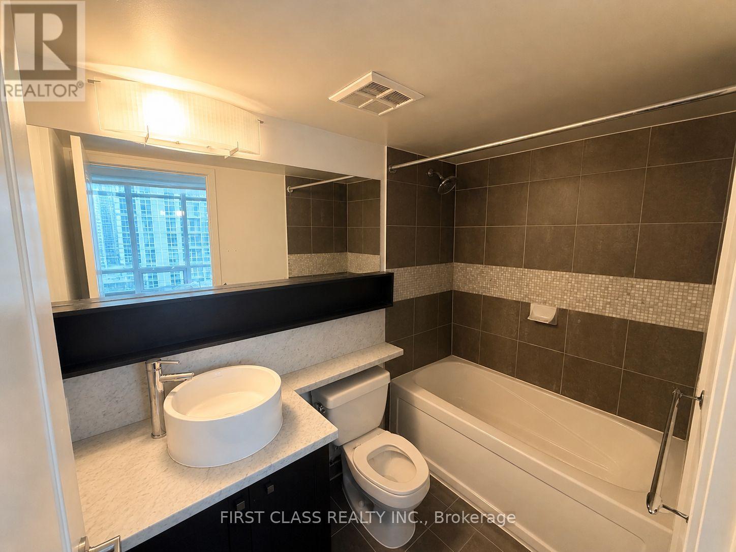 3210 - 11 Brunel Court, Toronto, Ontario  M5V 3Y3 - Photo 11 - C13092838