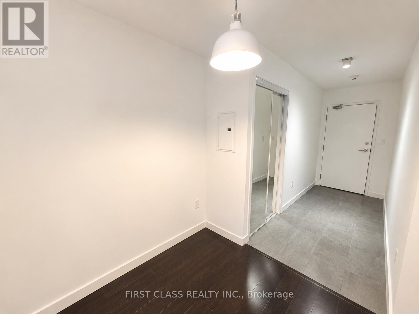 3210 - 11 Brunel Court, Toronto, Ontario  M5V 3Y3 - Photo 2 - C13092838