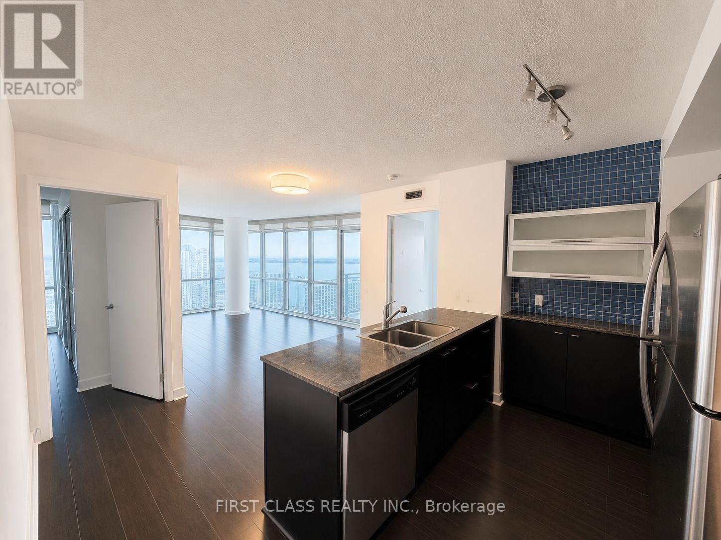 3210 - 11 Brunel Court, Toronto, Ontario  M5V 3Y3 - Photo 4 - C13092838