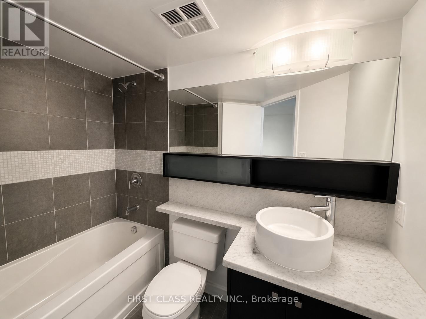 3210 - 11 Brunel Court, Toronto, Ontario  M5V 3Y3 - Photo 8 - C13092838