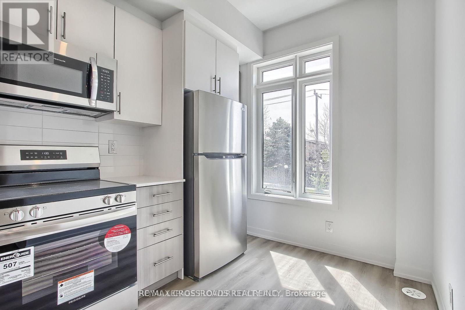 98 Bartley Drive, Toronto, Ontario  M4A 0A9 - Photo 13 - C13092926