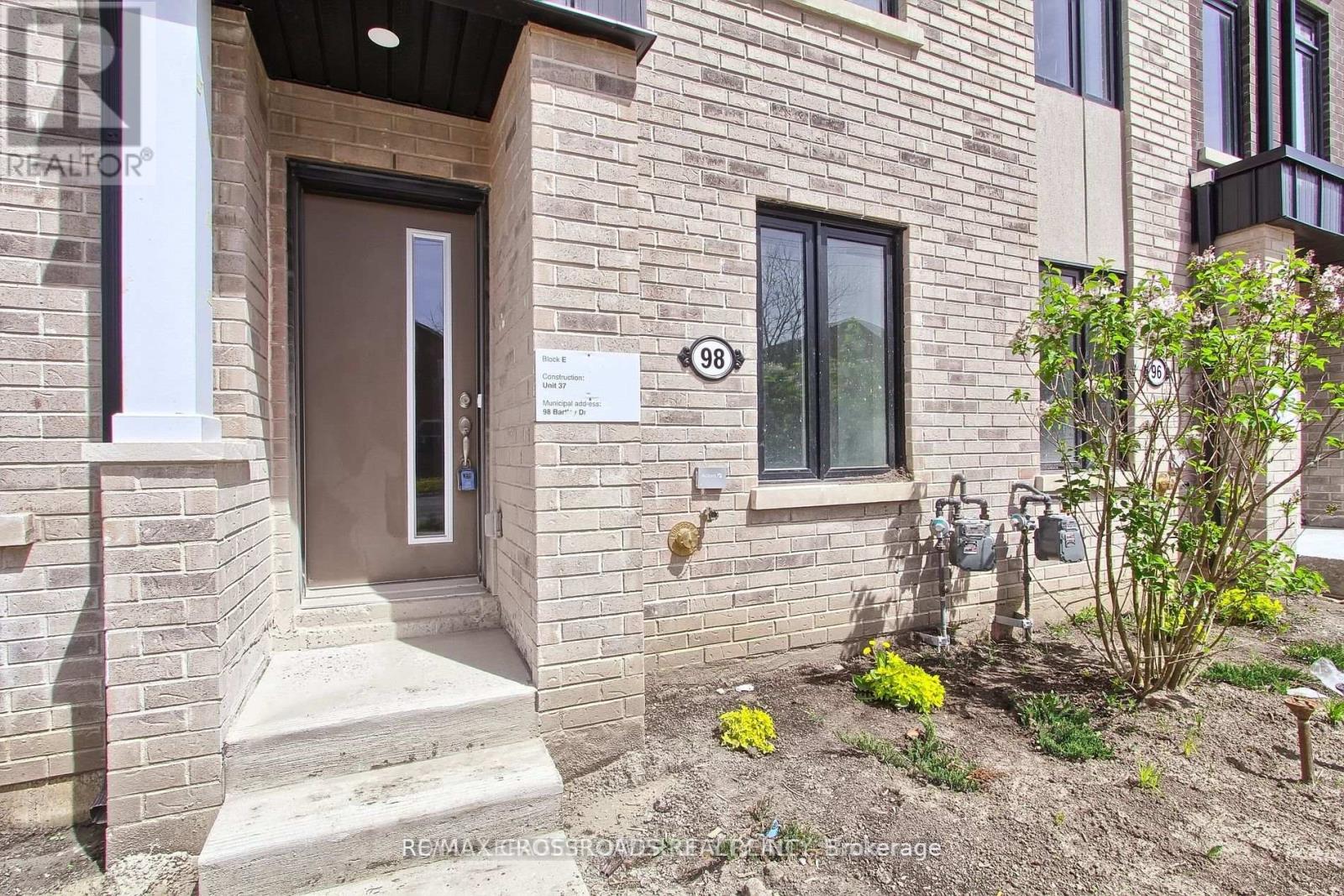 98 Bartley Drive, Toronto, Ontario  M4A 0A9 - Photo 3 - C13092926