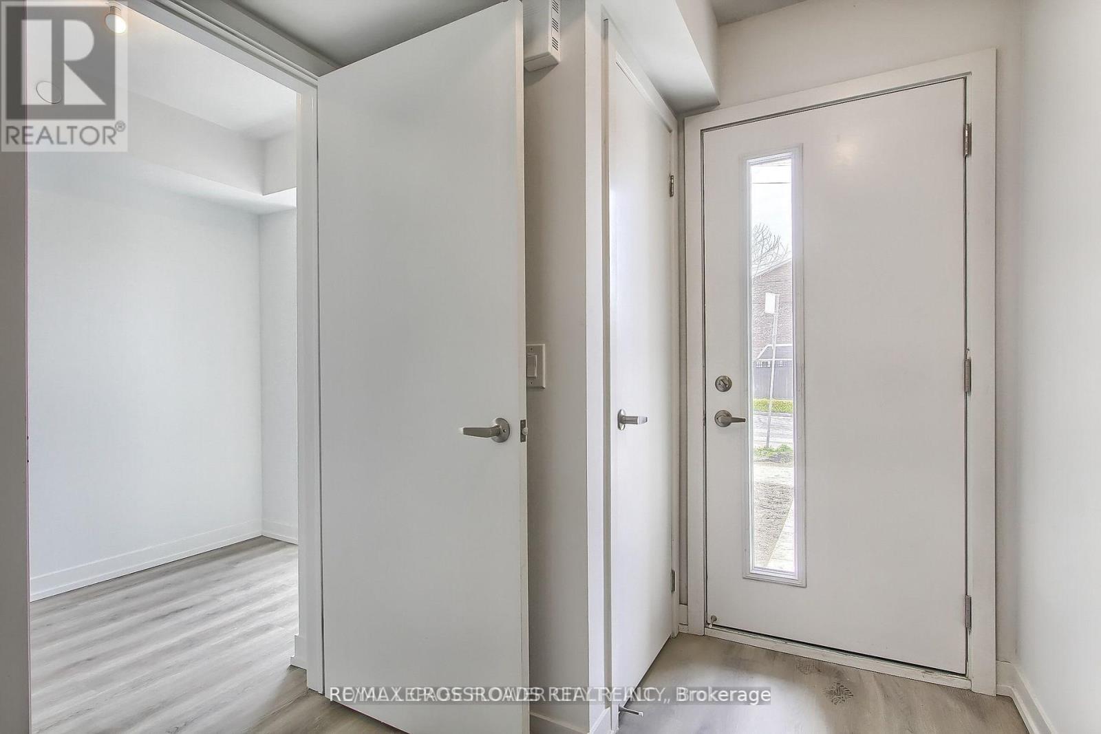 98 Bartley Drive, Toronto, Ontario  M4A 0A9 - Photo 4 - C13092926