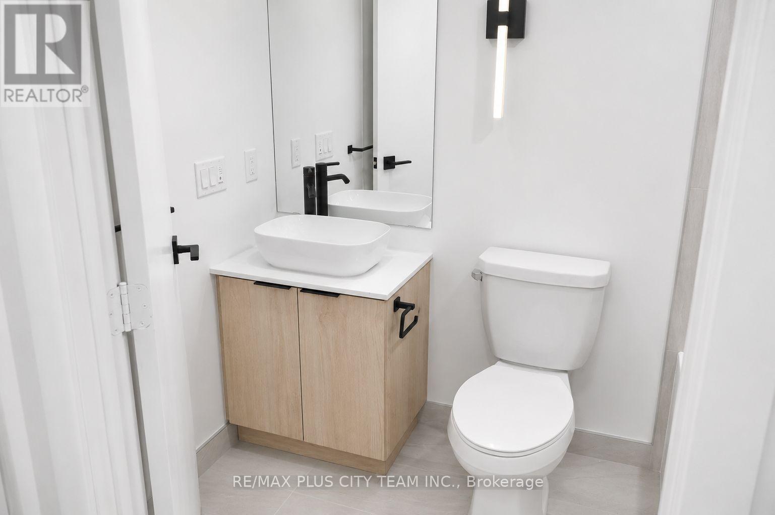 913 - 1185 Dupont Street, Toronto, Ontario  M6H 0G5 - Photo 11 - W13020064