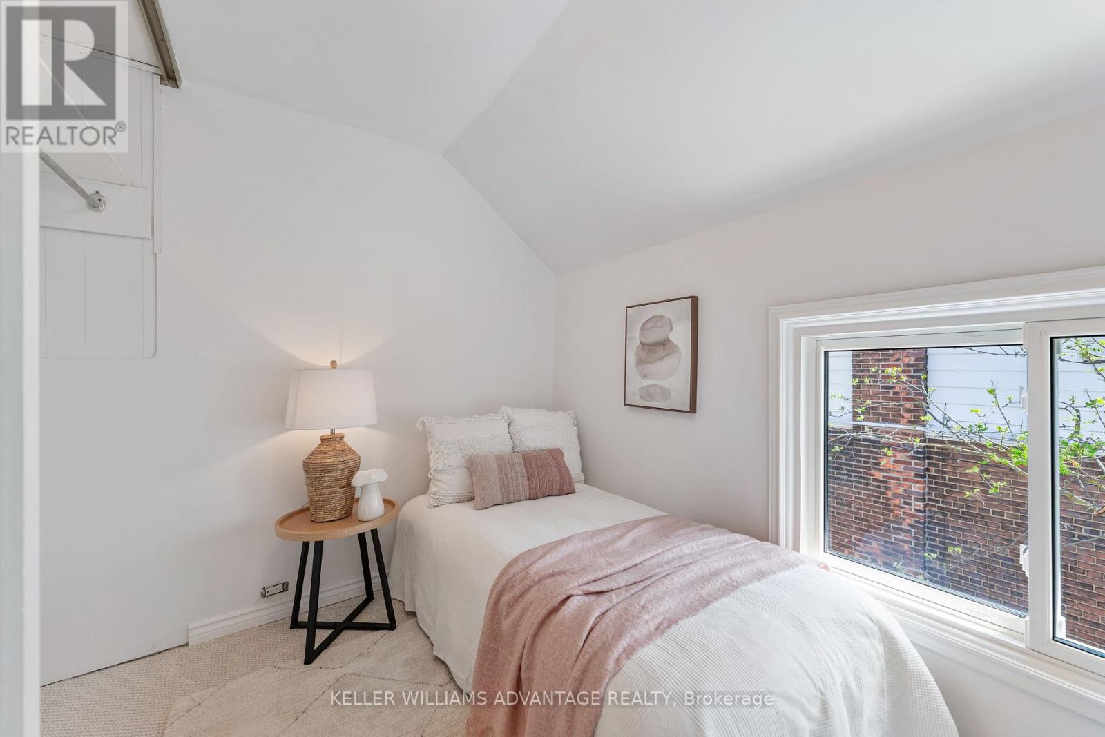 60 Wayland Avenue, Toronto, Ontario  M4E 3C9 - Photo 18 - E13092786