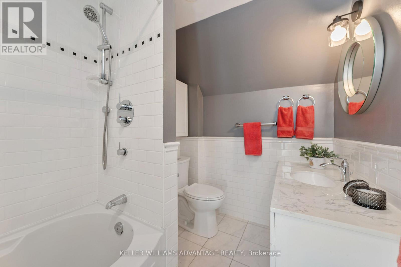 60 Wayland Avenue, Toronto, Ontario  M4E 3C9 - Photo 20 - E13092786