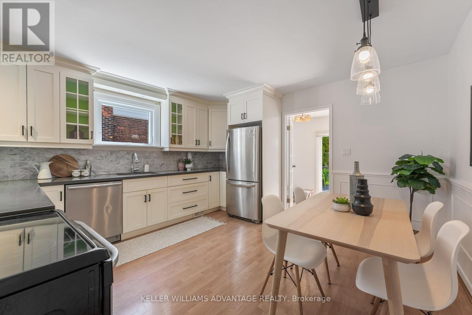 60 Wayland Avenue, Toronto, Ontario  M4E 3C9 - Photo 8 - E13092786