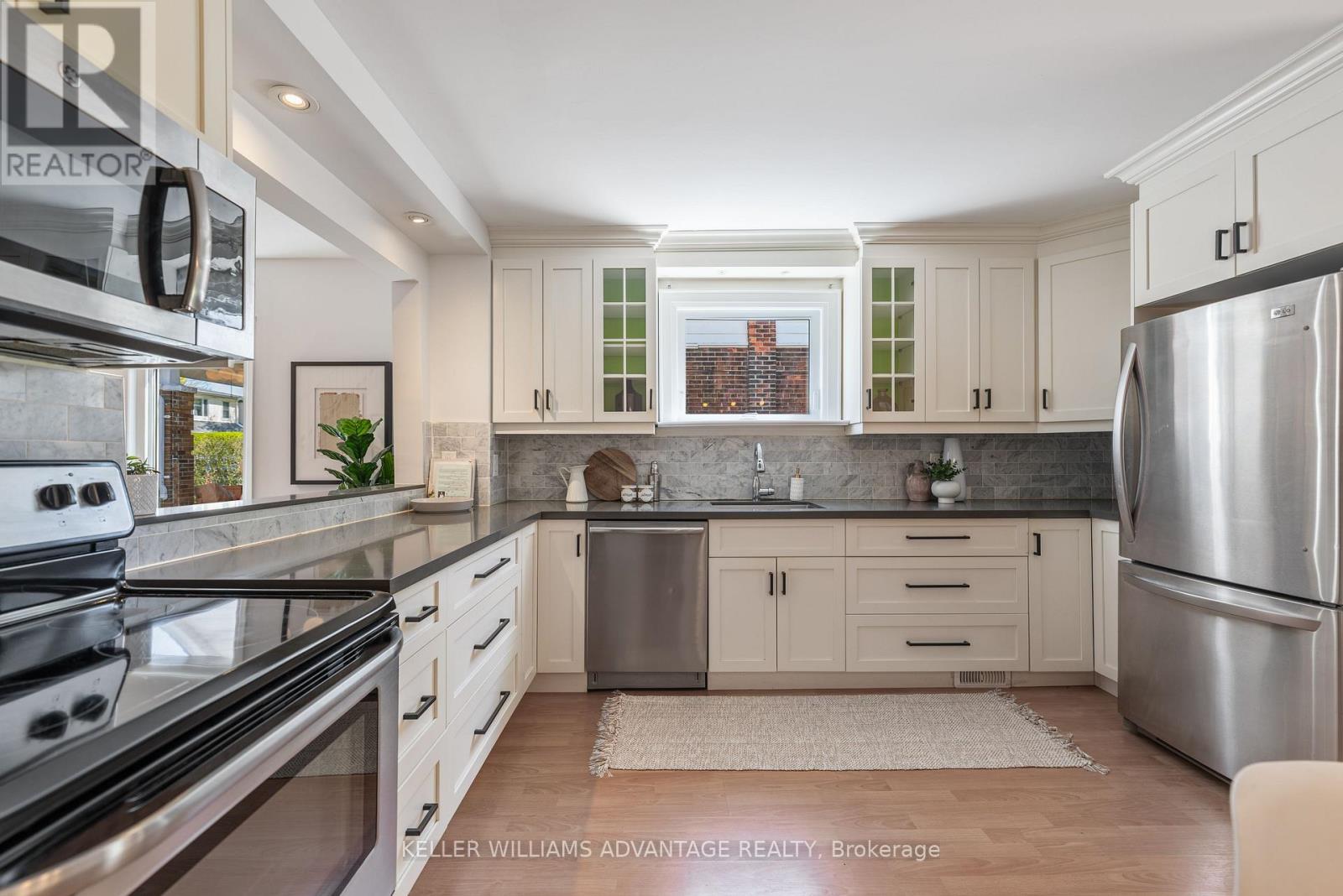 60 Wayland Avenue, Toronto, Ontario  M4E 3C9 - Photo 9 - E13092786