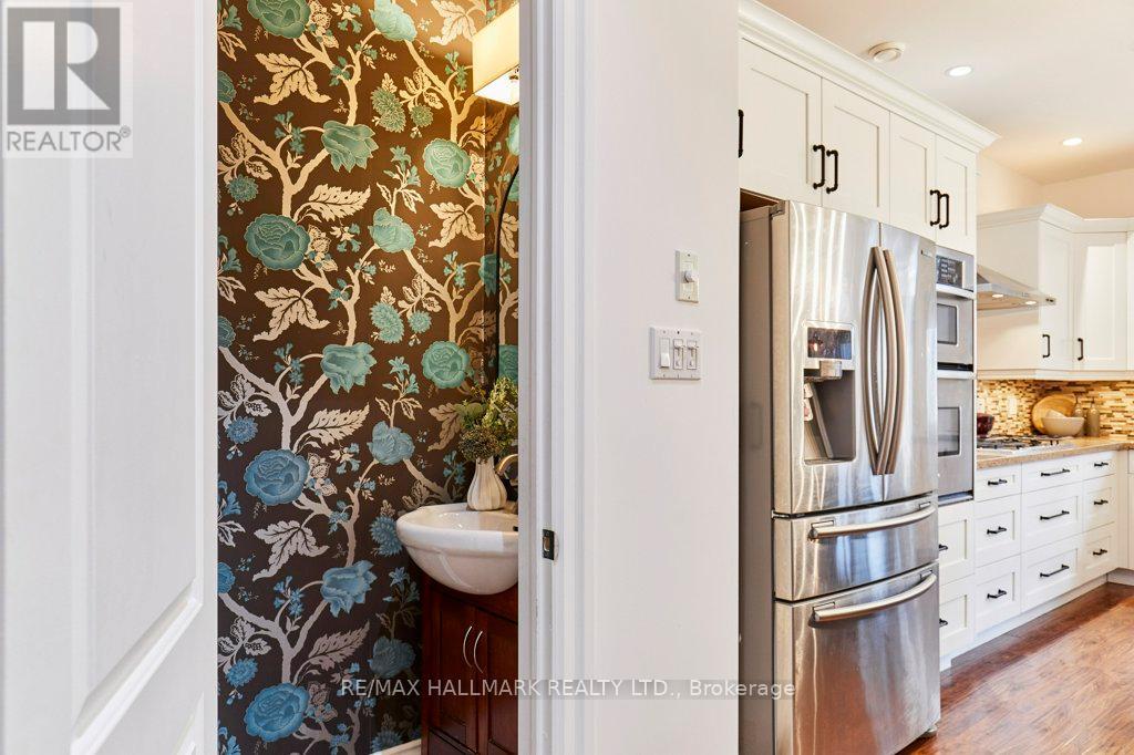 255 Ashdale Avenue, Toronto, Ontario  M4L 2Y8 - Photo 13 - E13092822
