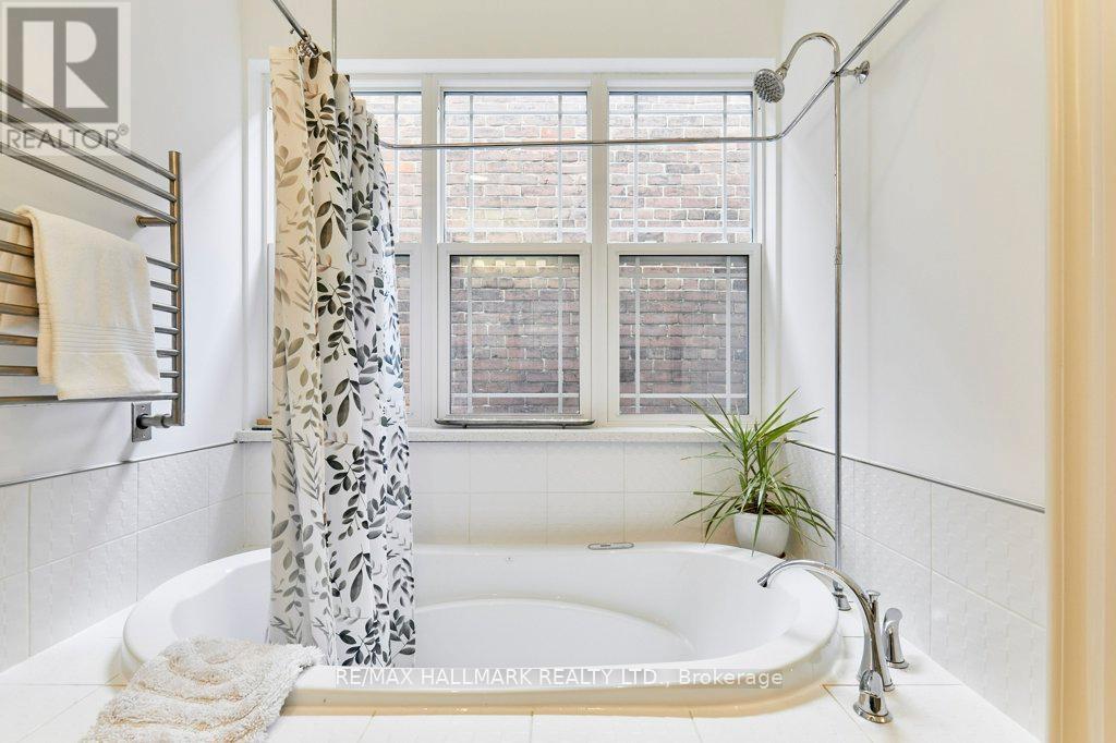 255 Ashdale Avenue, Toronto, Ontario  M4L 2Y8 - Photo 19 - E13092822