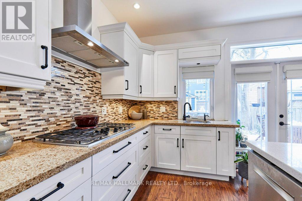 255 Ashdale Avenue, Toronto, Ontario  M4L 2Y8 - Photo 9 - E13092822