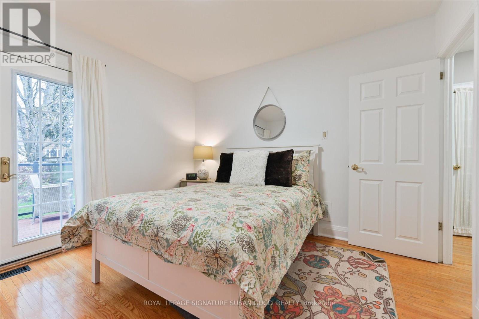 218 Glenwood Crescent, Toronto, Ontario  M4B 1K4 - Photo 13 - E13092908