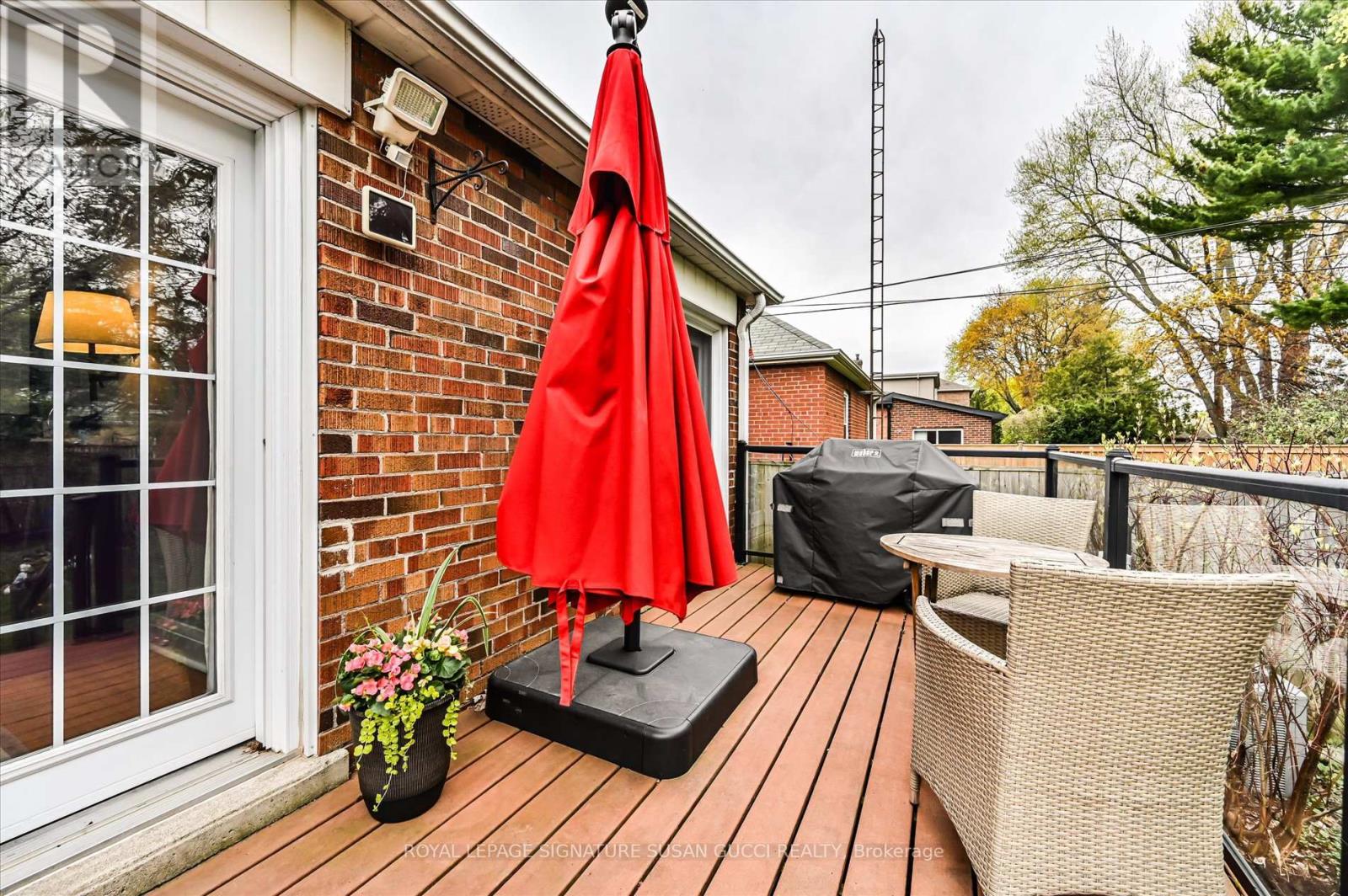 218 Glenwood Crescent, Toronto, Ontario  M4B 1K4 - Photo 22 - E13092908