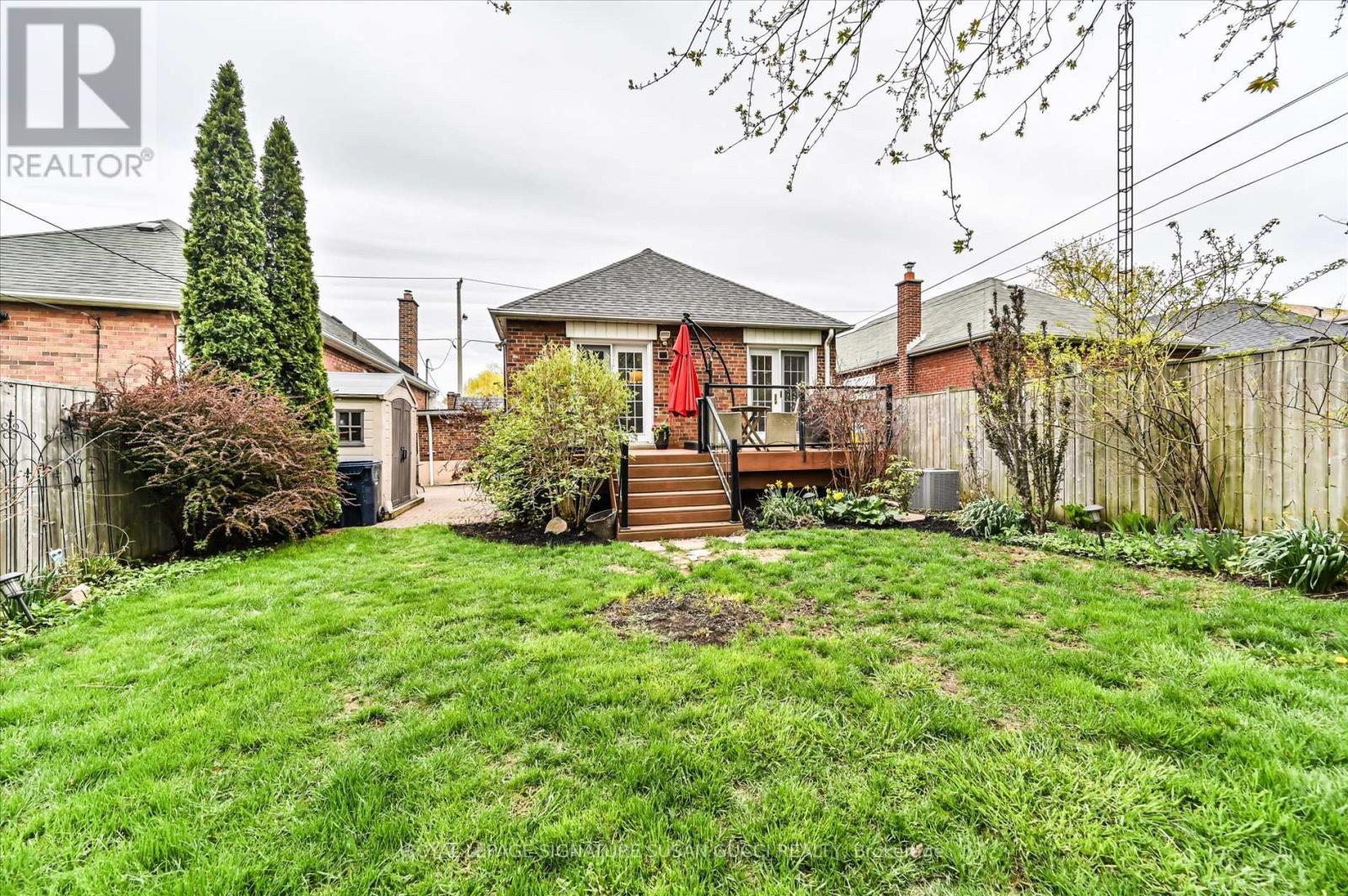 218 Glenwood Crescent, Toronto, Ontario  M4B 1K4 - Photo 26 - E13092908