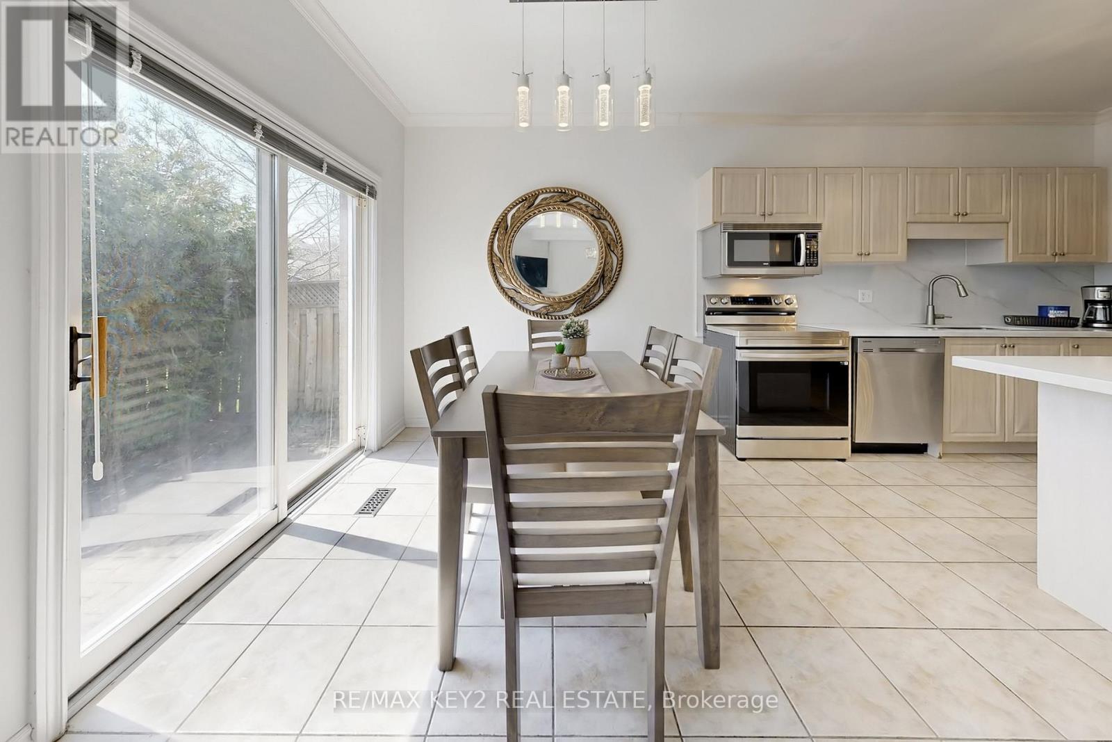 29 Woodhaven Crescent, Richmond Hill, Ontario  L4E 3T1 - Photo 14 - N13092854