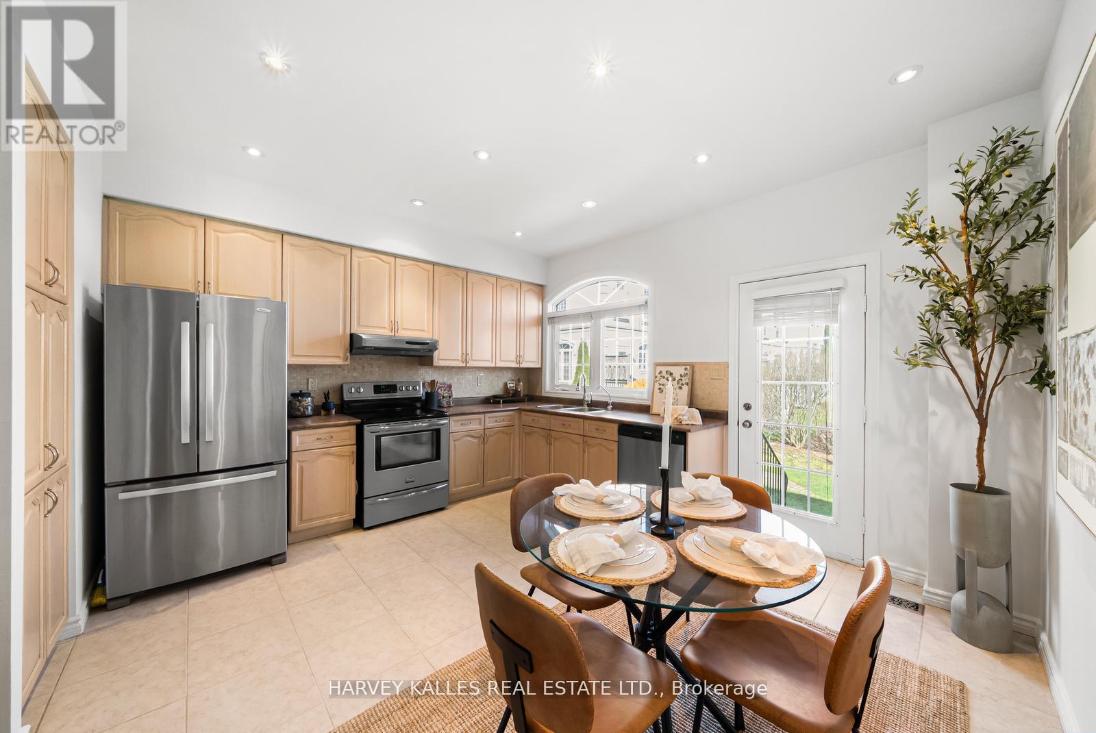 27 Benson Avenue, Richmond Hill, Ontario  L4C 4E5 - Photo 19 - N13092858