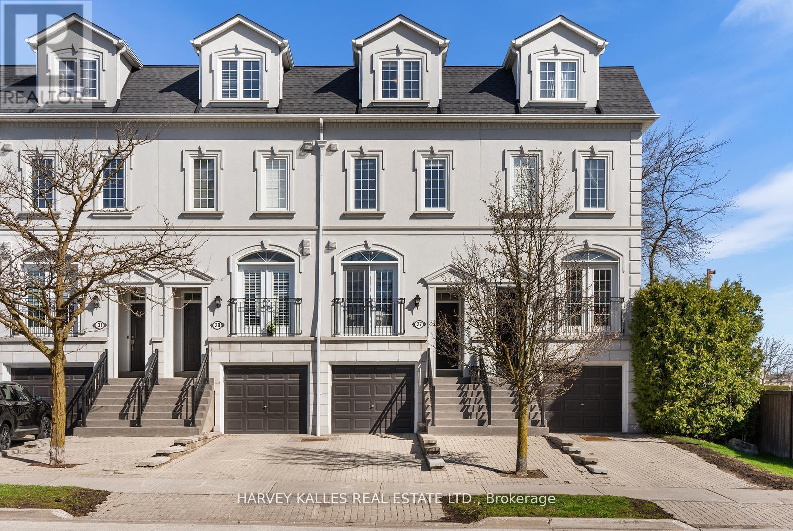 27 Benson Avenue, Richmond Hill, Ontario  L4C 4E5 - Photo 2 - N13092858
