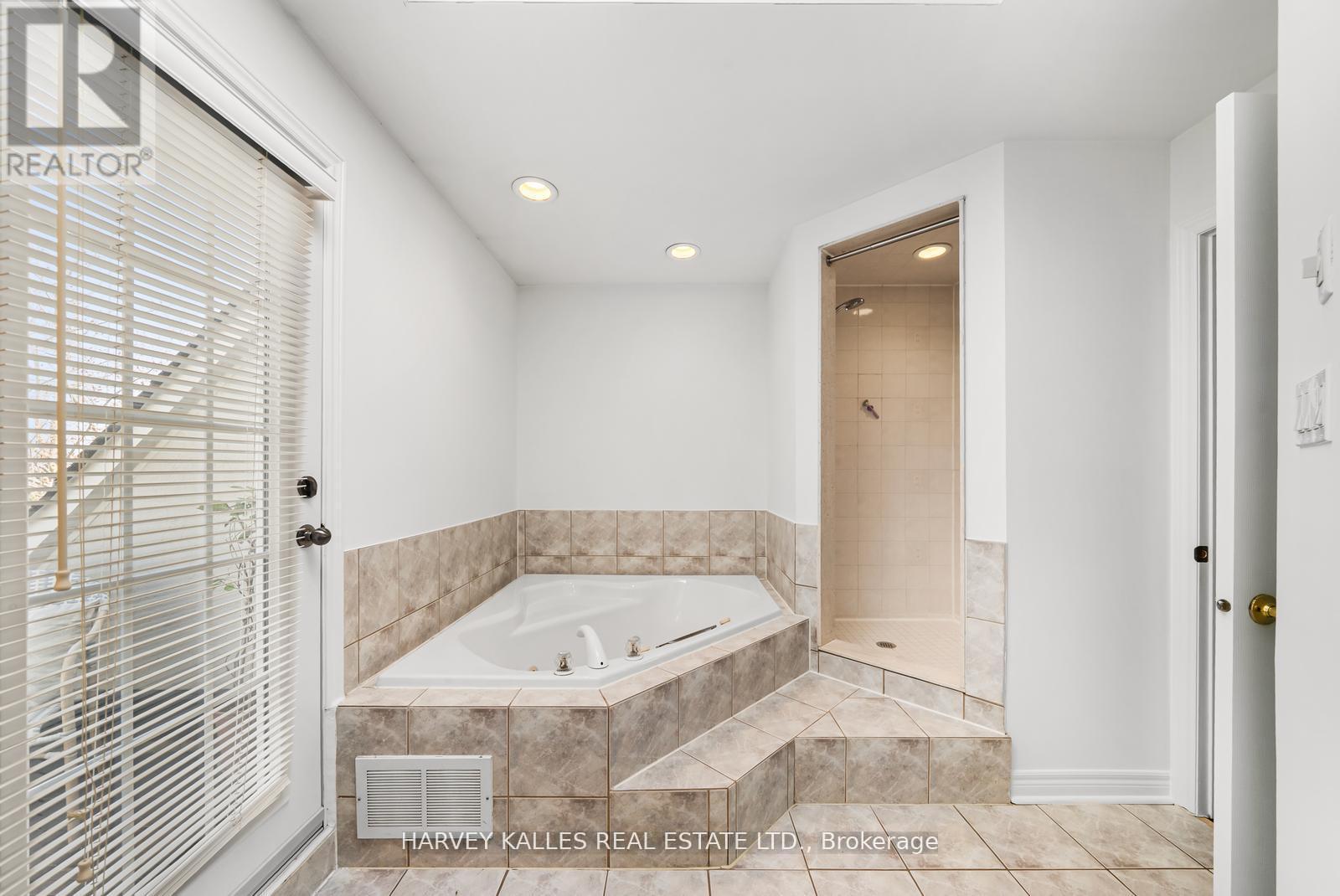 27 Benson Avenue, Richmond Hill, Ontario  L4C 4E5 - Photo 38 - N13092858