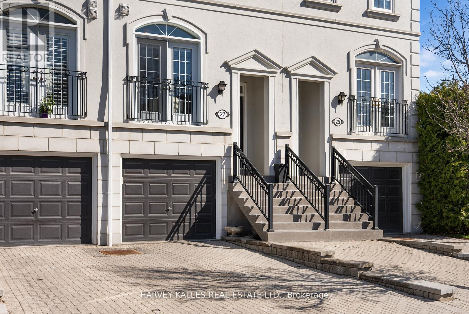 27 Benson Avenue, Richmond Hill, Ontario  L4C 4E5 - Photo 4 - N13092858