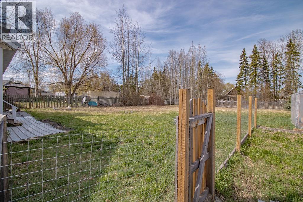 193 W 2nd Avenue, Fort St. James, British Columbia  V0J 1P0 - Photo 32 - R3101095