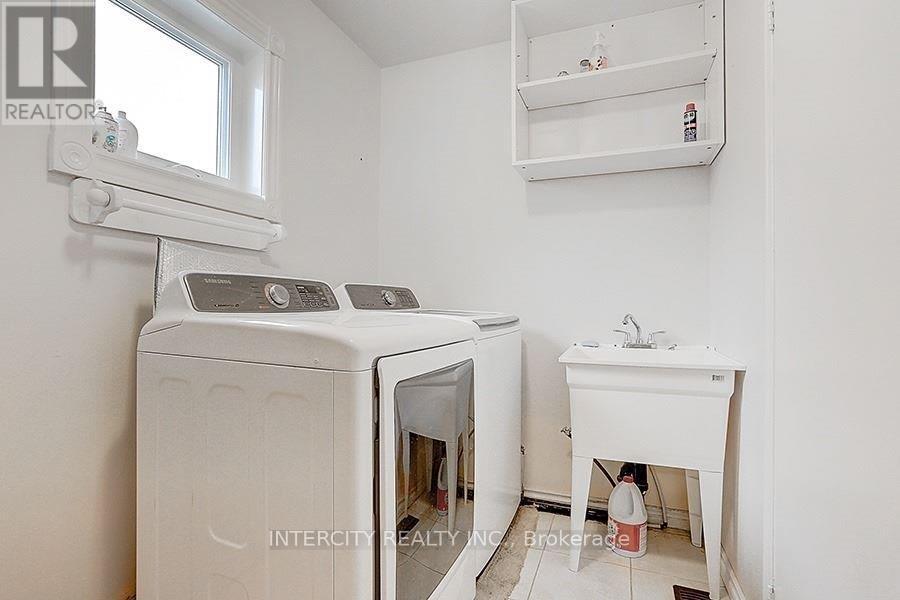 57 Yorkland Street, Richmond Hill, Ontario  L4C 9Z4 - Photo 11 - N13092914