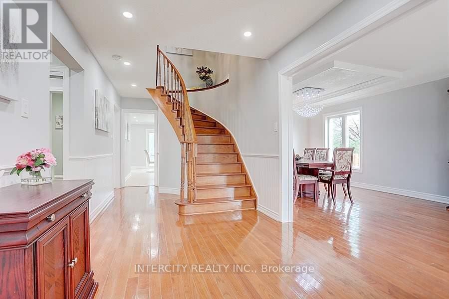 57 Yorkland Street, Richmond Hill, Ontario  L4C 9Z4 - Photo 5 - N13092914