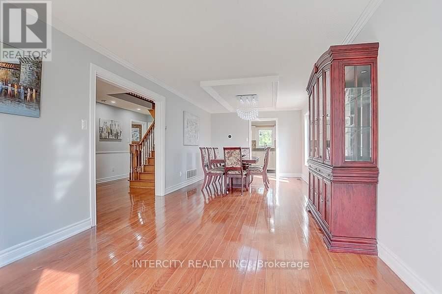 57 Yorkland Street, Richmond Hill, Ontario  L4C 9Z4 - Photo 6 - N13092914