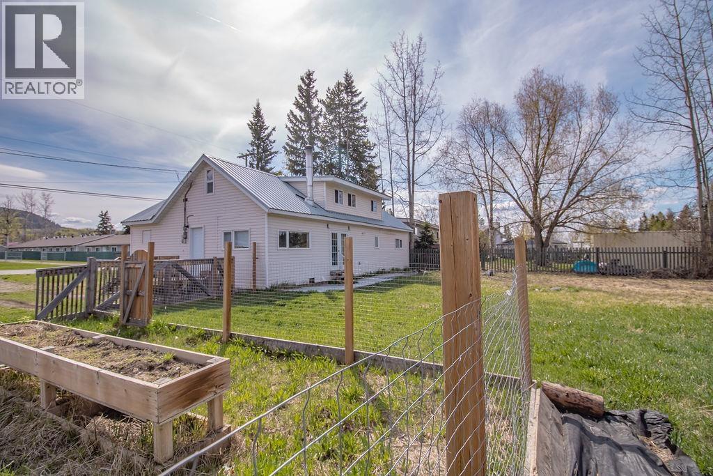 193 W 2nd Avenue, Fort St. James, British Columbia  V0J 1P0 - Photo 39 - R3101095