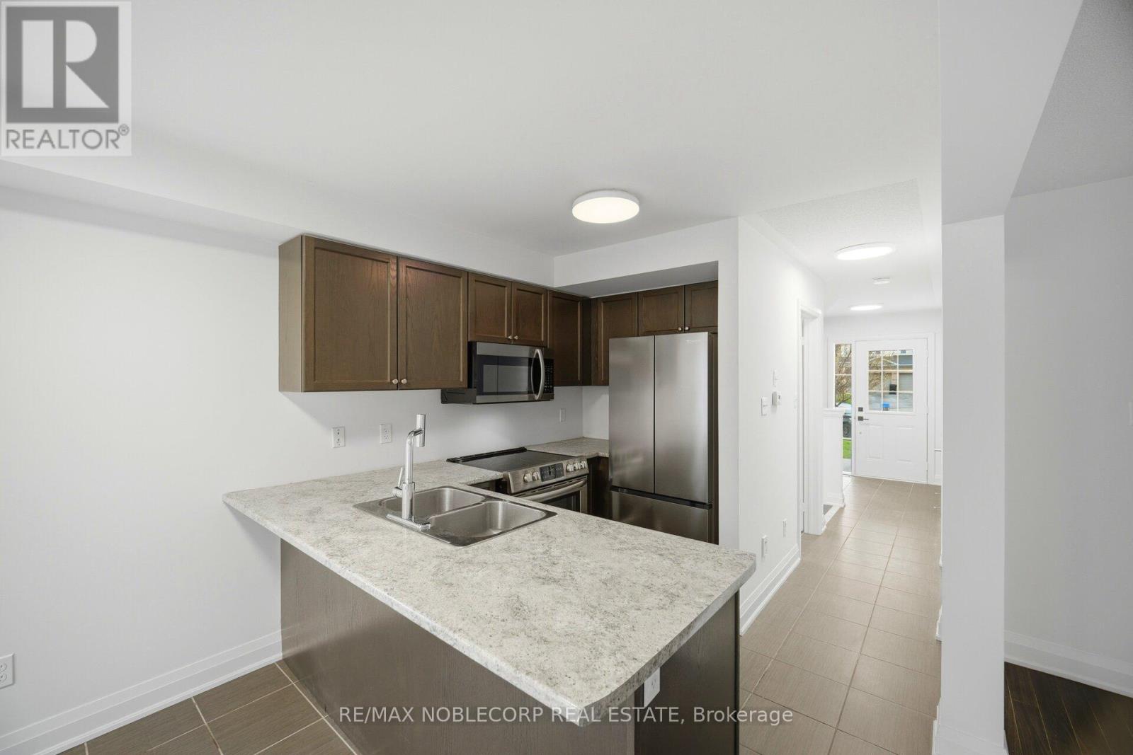 20 Peartree Court, Barrie (Allandale Heights), Ontario  L4N 6N7 - Photo 10 - S13092894
