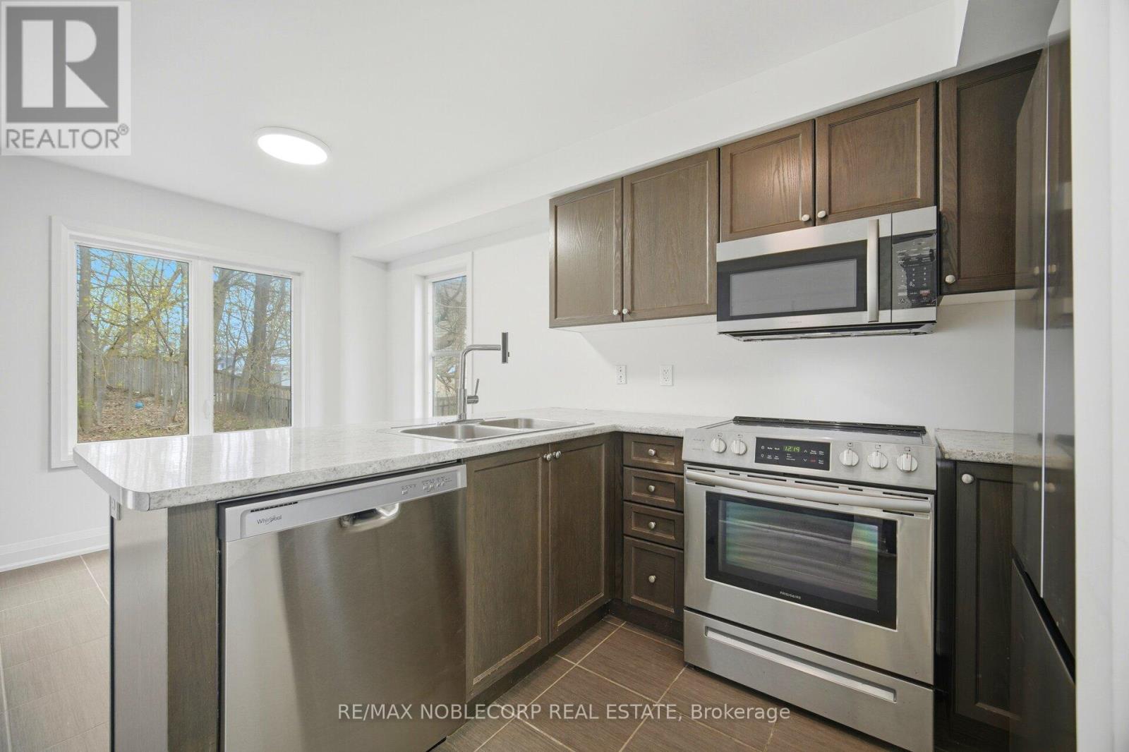 20 Peartree Court, Barrie (Allandale Heights), Ontario  L4N 6N7 - Photo 14 - S13092894
