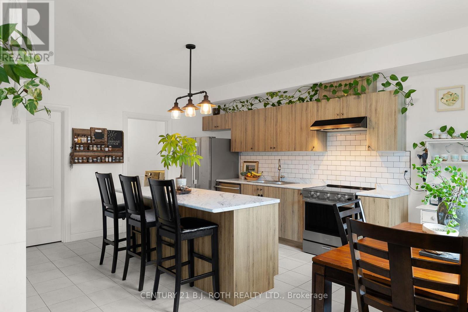 29 Alaskan Heights, Barrie (Holly), Ontario  L9J 0H9 - Photo 11 - S13092924