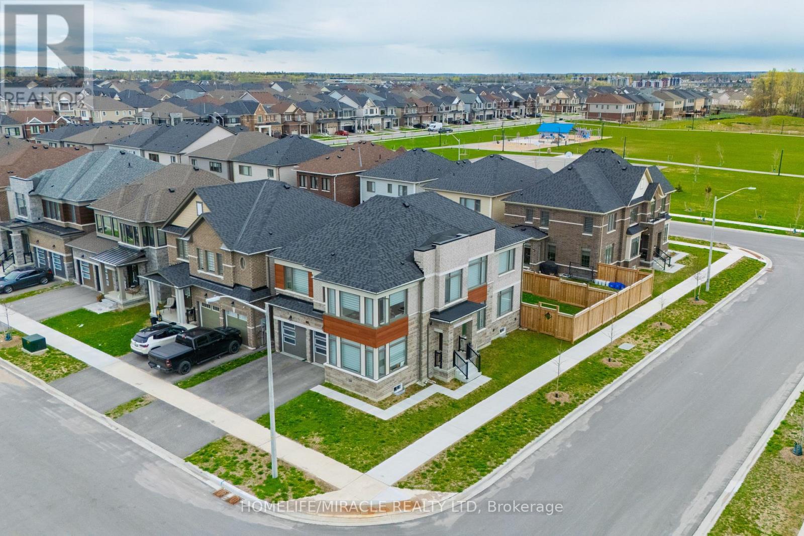 17 Ludlow Drive, Barrie, Ontario  L9J 0L8 - Photo 2 - S13092928