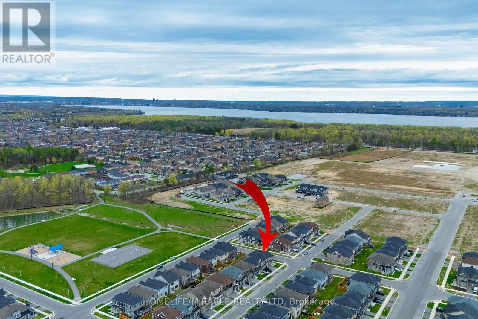 17 Ludlow Drive, Barrie, Ontario  L9J 0L8 - Photo 4 - S13092928