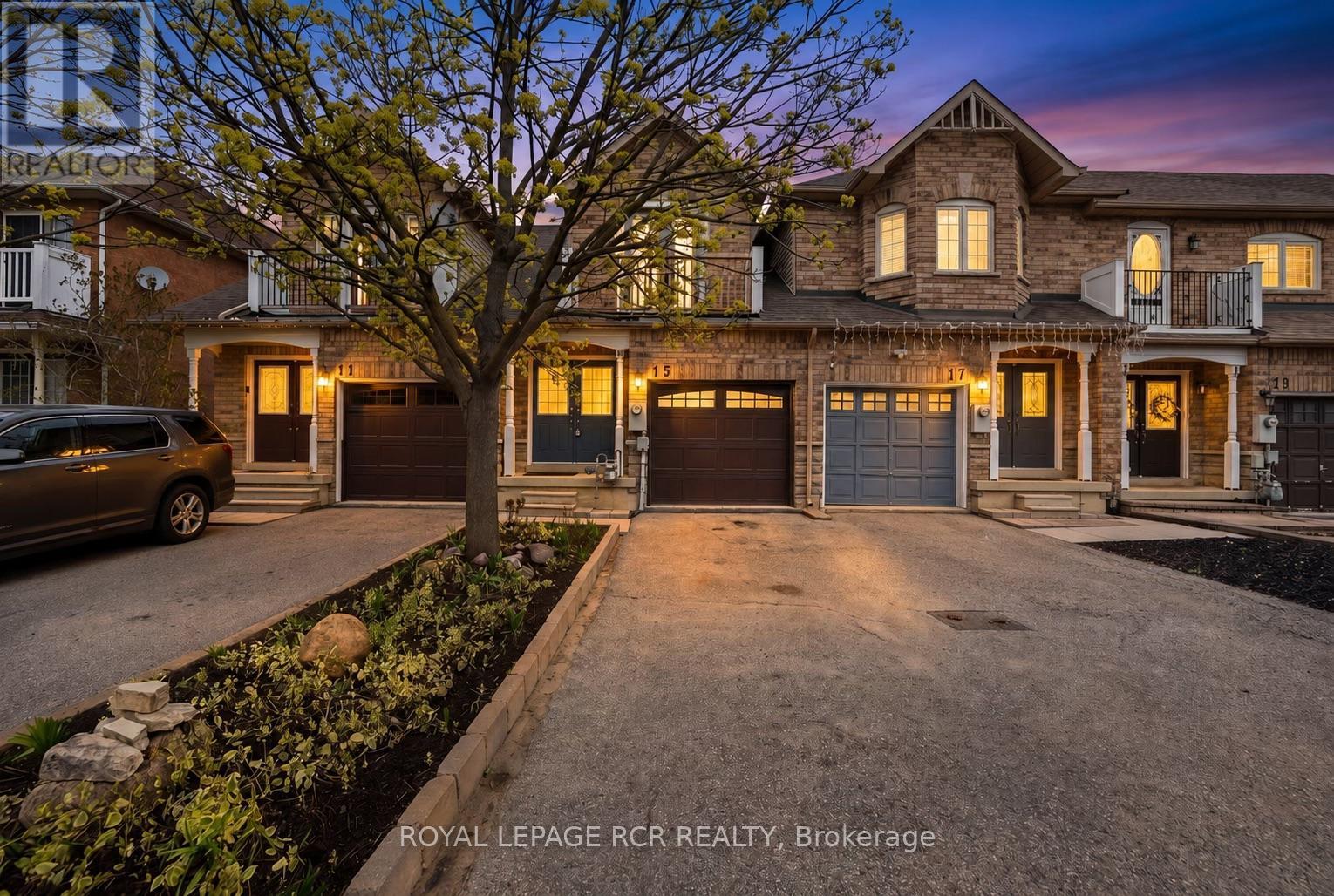 15 Dominion Gardens Drive, Halton Hills, Ontario  L7G 6A9 - Photo 1 - W13091504