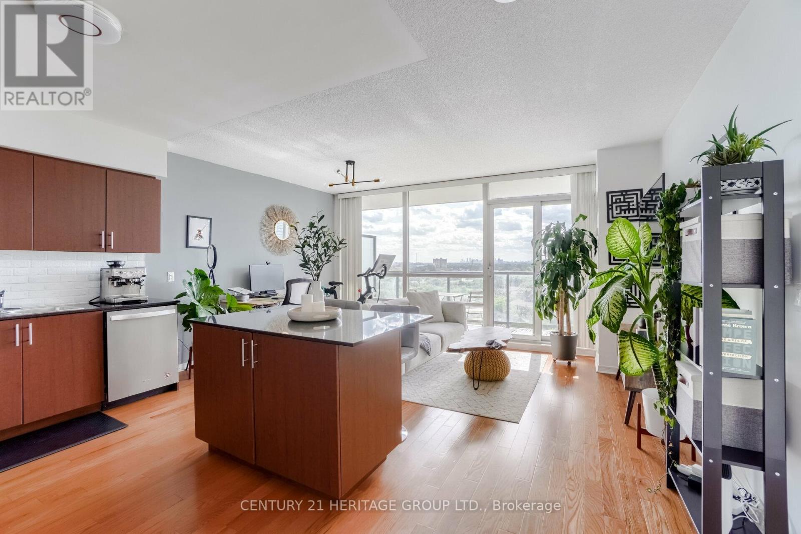 1503 - 15 Legion Road, Toronto, Ontario  M8V 0A9 - Photo 3 - W13092434