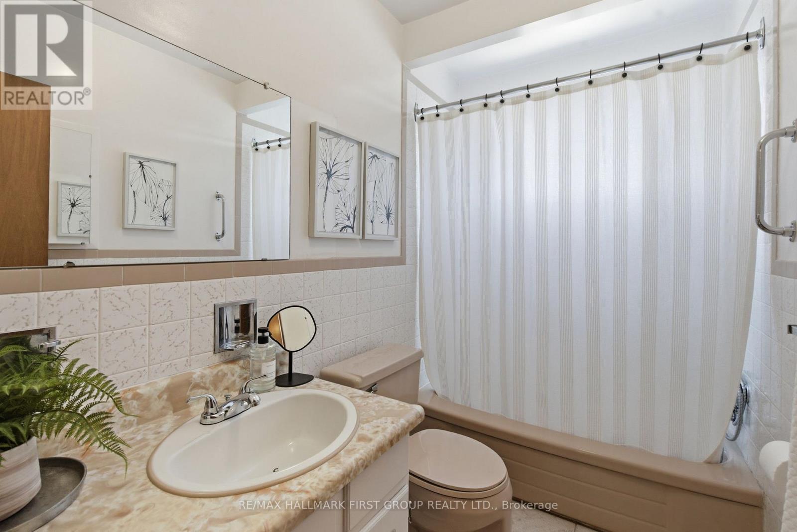 152 Mcroberts Avenue, Toronto, Ontario  M6E 4P5 - Photo 20 - W13092816