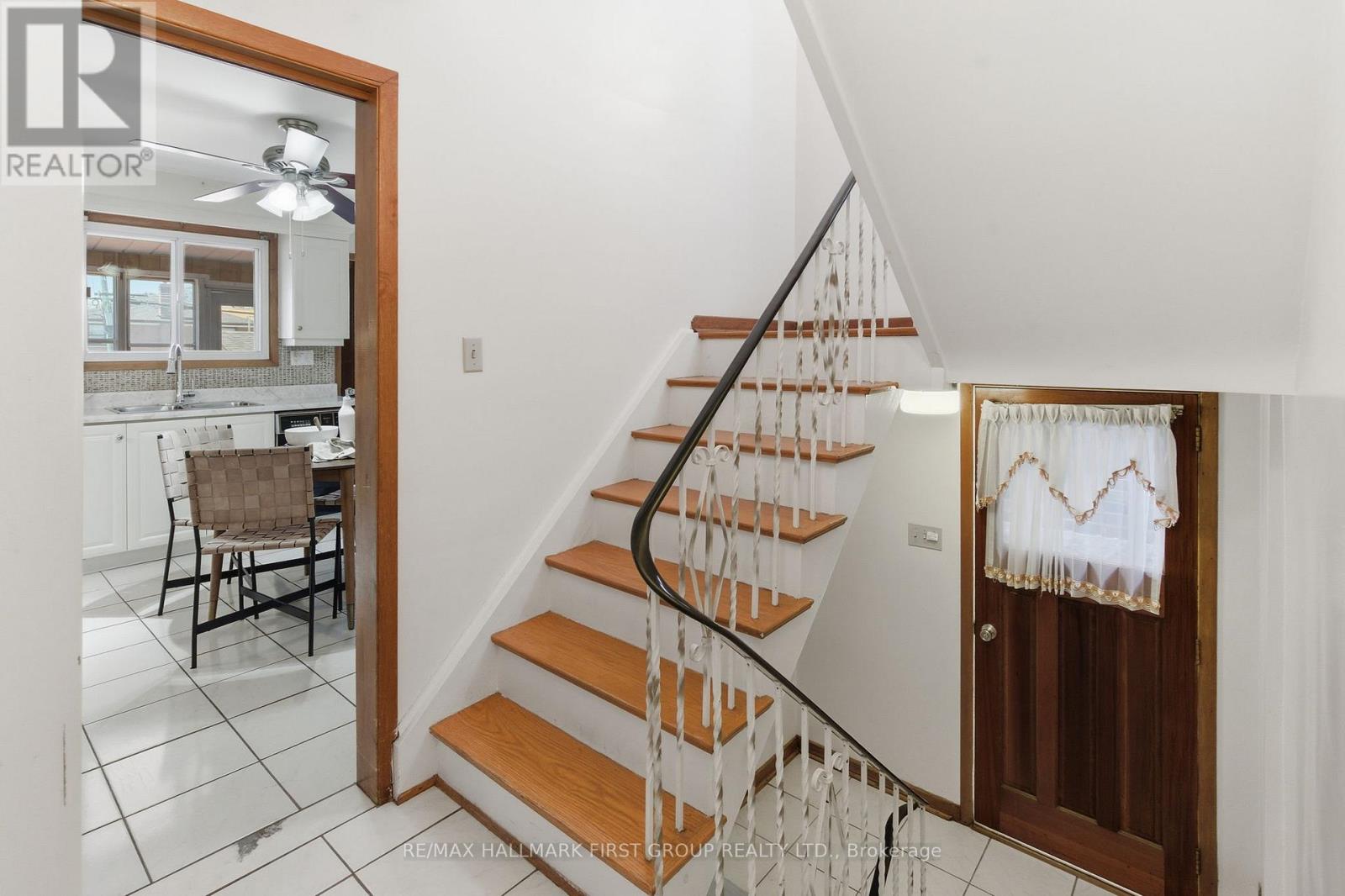 152 Mcroberts Avenue, Toronto, Ontario  M6E 4P5 - Photo 25 - W13092816