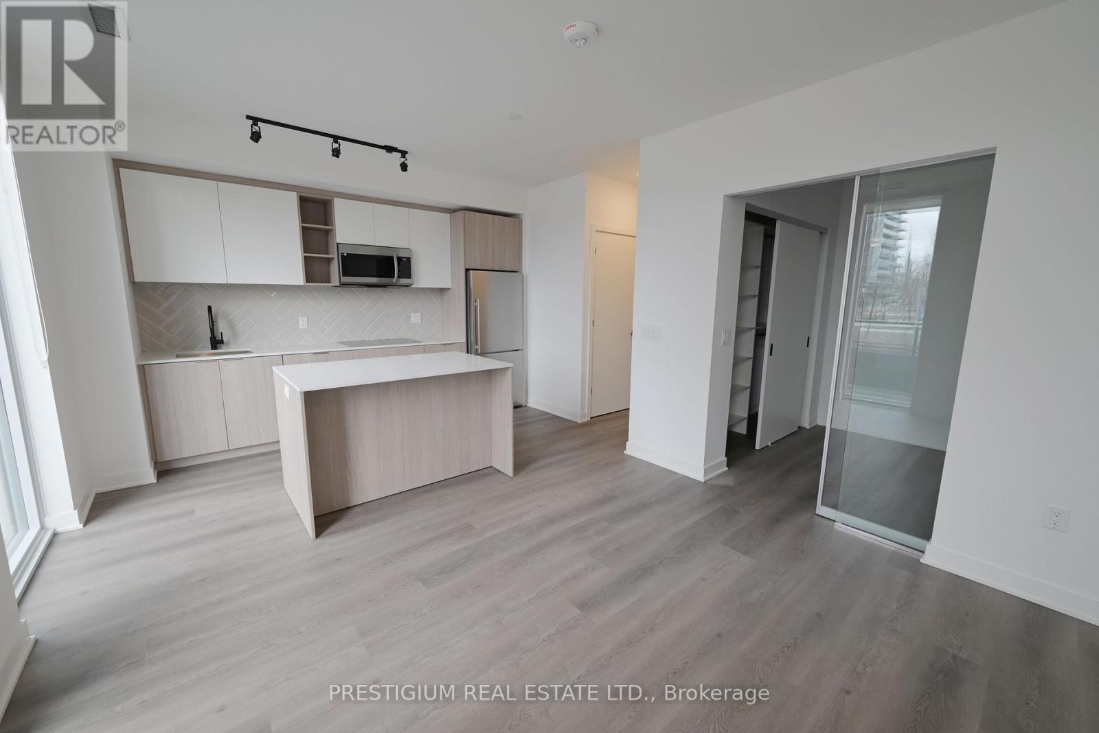 102 - 36 Zorra Street, Toronto, Ontario  M8Z 0G5 - Photo 3 - W13092852