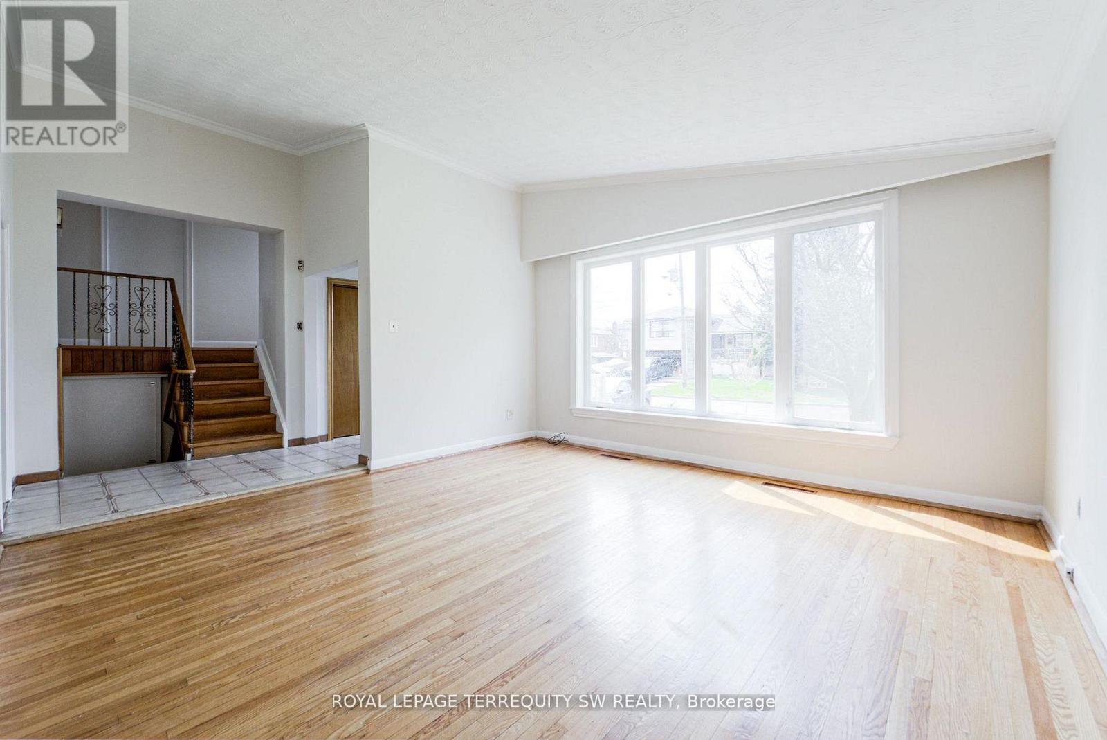 35 Euphrasia Drive, Toronto, Ontario  M6B 3V8 - Photo 20 - W13092856