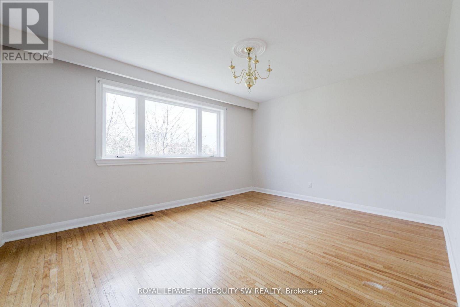 35 Euphrasia Drive, Toronto, Ontario  M6B 3V8 - Photo 30 - W13092856